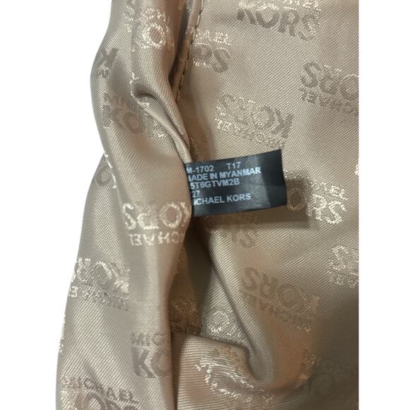 Michael Kors Jet Set Crossbody in Signature Logo Canvas - Picture 7 of 9